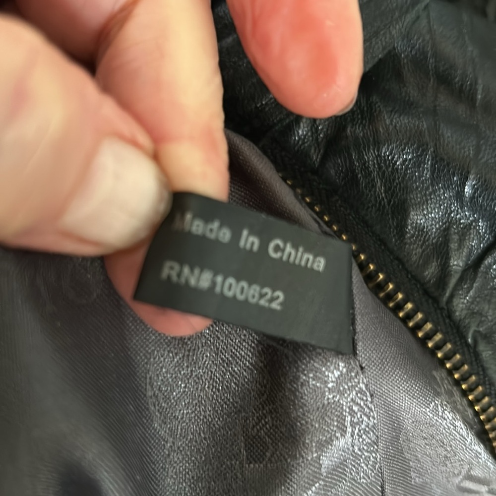 Vince Camuto Handbag & Dust Cover - Picture 13 of 16